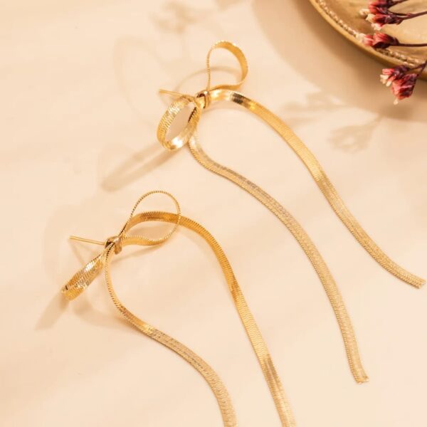 Snake Chain Bow Earring
