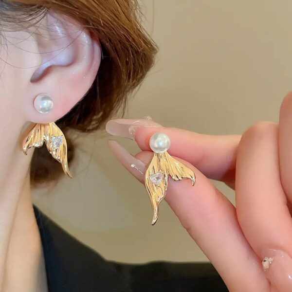 Fish Tail Shape Earring