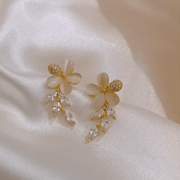 Golden Flower Shape Earring