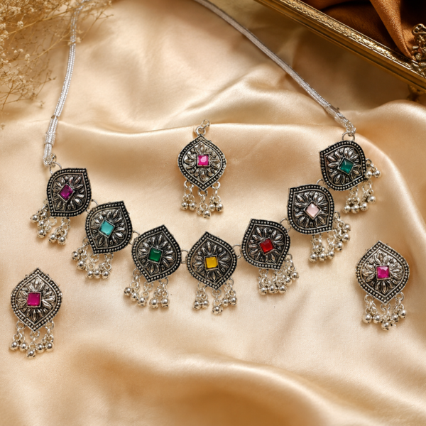 OXIDISED SET WITH MAANG TIKKA