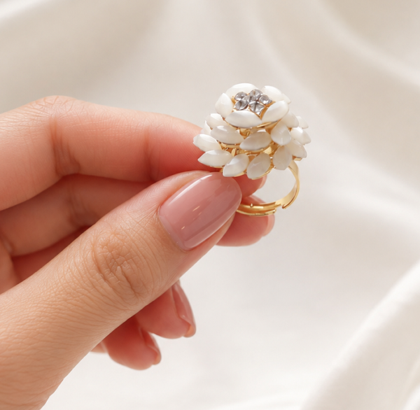 DAZZLING RING